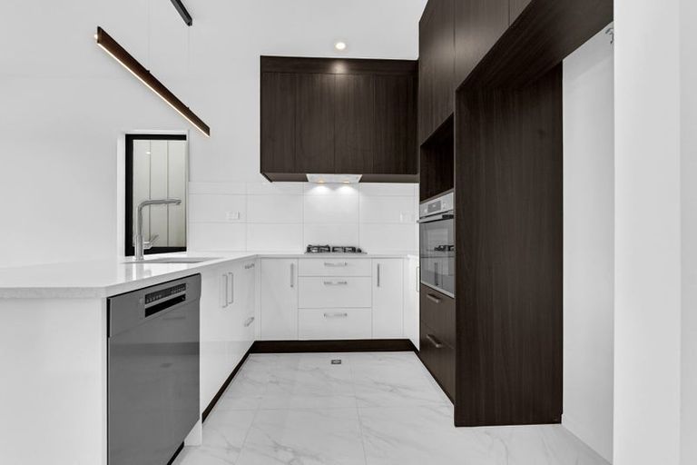 Photo of property in 137 Grove Road, Papakura, 2110