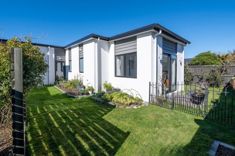 Photo of property in 20 Carroll Place, Owhata, Rotorua, 3010