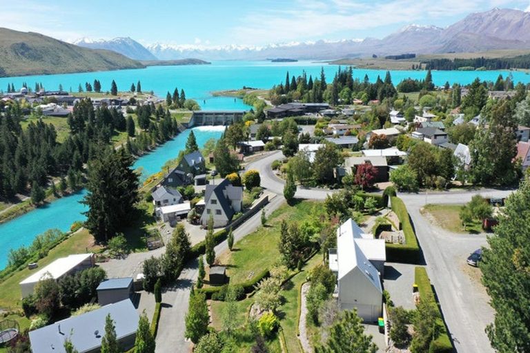 Photo of property in 20 Murray Place, Lake Tekapo, 7999