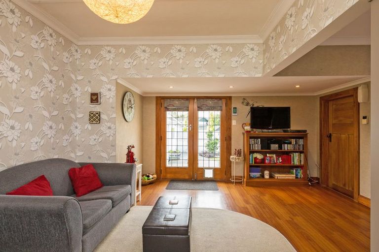 Photo of property in 6 Karaka Street, Hokowhitu, Palmerston North, 4410