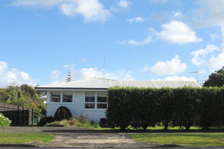Photo of property in 24 Beazley Crescent, Tikipunga, Whangarei, 0112
