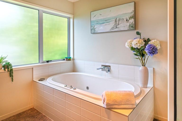 Photo of property in 6 Pa Road, Hahei, Whitianga, 3591