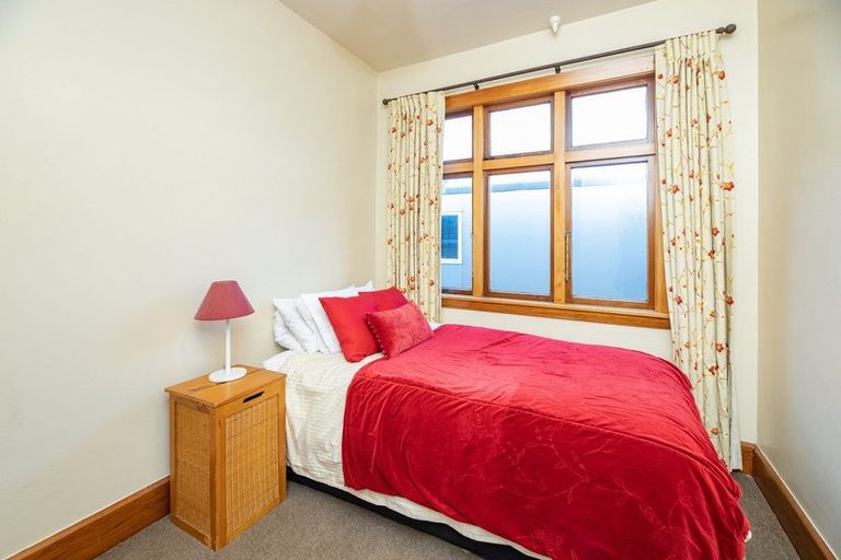 Photo of property in 130 Memorial Avenue, Burnside, Christchurch, 8053