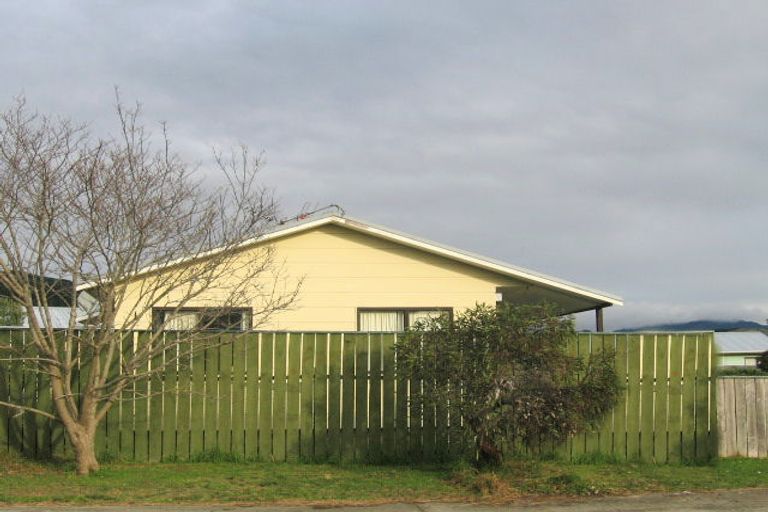Photo of property in 26 Pukeko Street, Paraparaumu, 5032