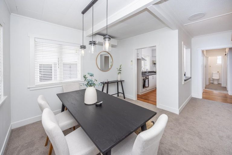 Photo of property in 28 Walsh Street, Forest Lake, Hamilton, 3200