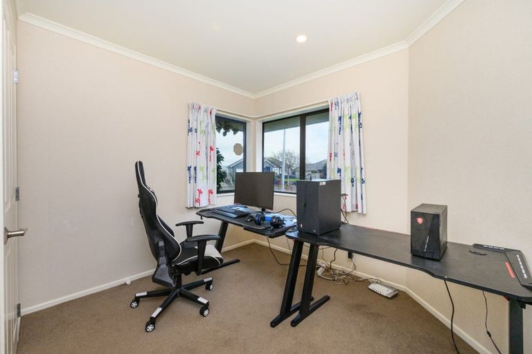 Photo of property in 161 Pacific Drive, Fitzherbert, Palmerston North, 4410