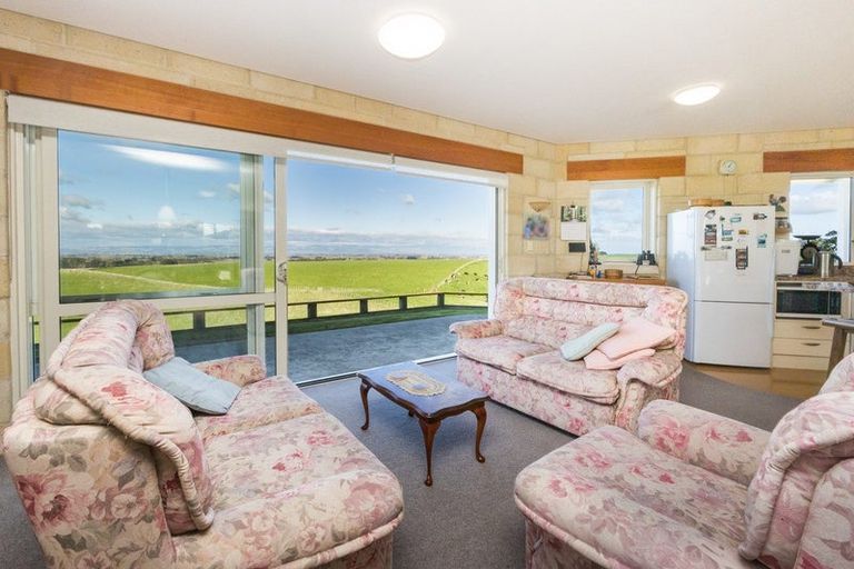 Photo of property in 63 Sutherland Road, Sanson, Palmerston North, 4479
