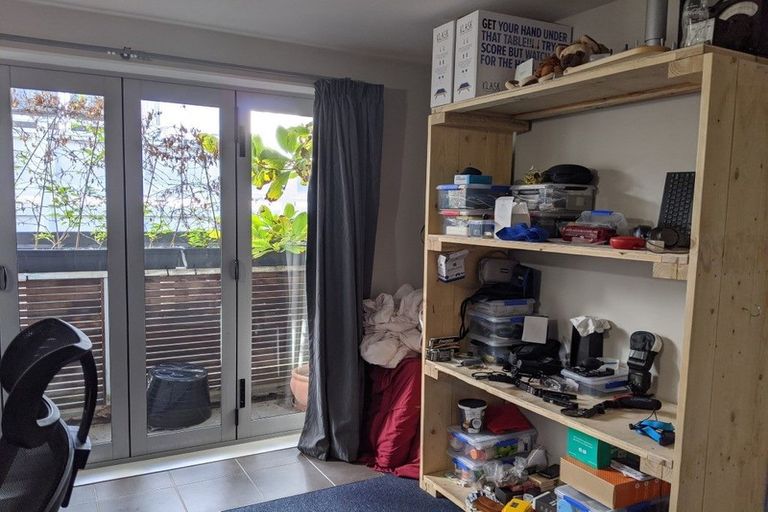 Photo of property in 3/35 Home Street, Mount Victoria, Wellington, 6011