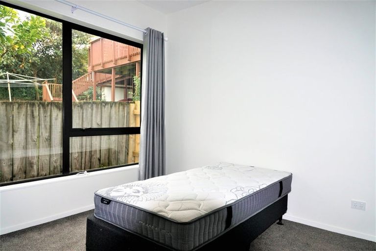 Photo of property in 17c Lavery Place, Sunnynook, Auckland, 0632