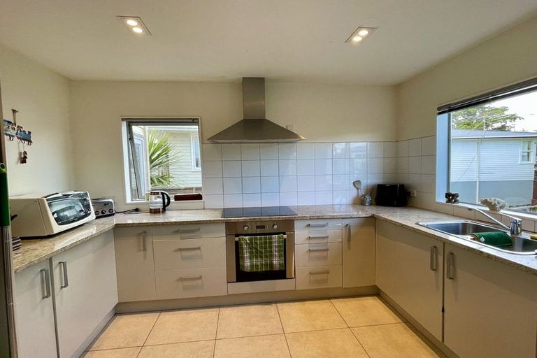 Photo of property in 121a Bruce Road, Glenfield, Auckland, 0629