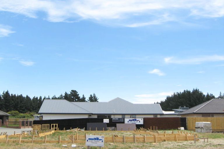 Photo of property in 77 Eastwood Rise, Waimairi Beach, Christchurch, 8083