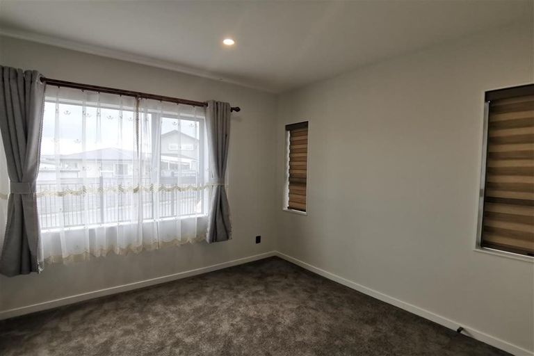 Photo of property in 46 Te Oneroa Way, Long Bay, Auckland, 0630