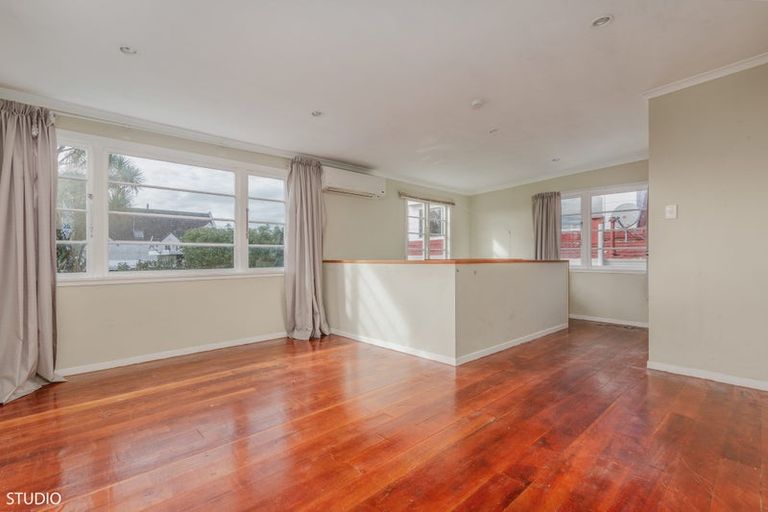 Photo of property in 15 Hardie Street, Hokowhitu, Palmerston North, 4410