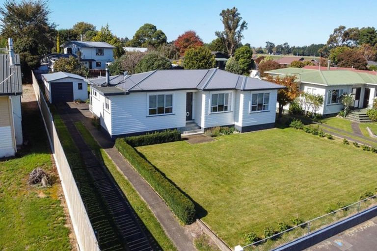Photo of property in 71 Barraud Street, Dannevirke, 4930