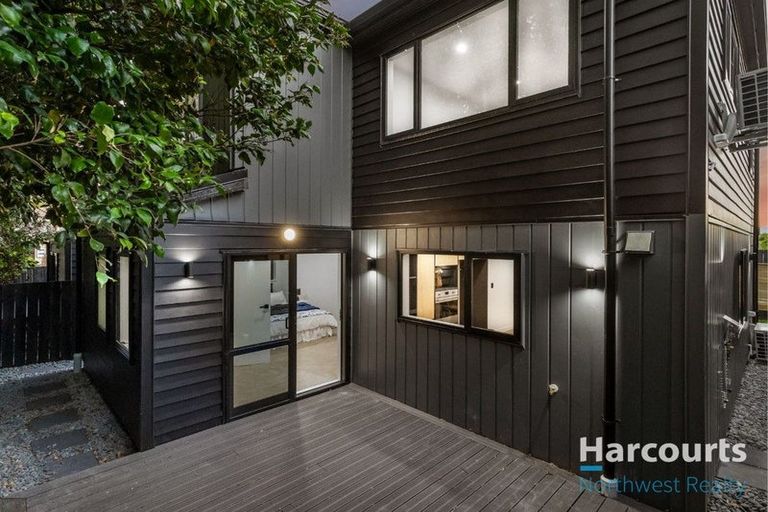 Photo of property in 56a Donovan Avenue, Massey, Auckland, 0614