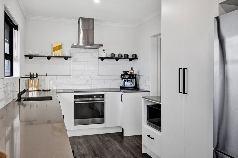 Photo of property in 35 Collins Street, Hawera, 4610