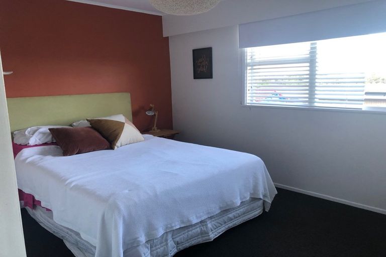 Photo of property in 89 Weatherly Road, Torbay, Auckland, 0630