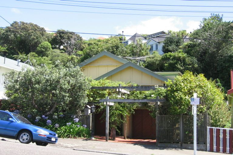Photo of property in 52 Glen Road, Kelburn, Wellington, 6012