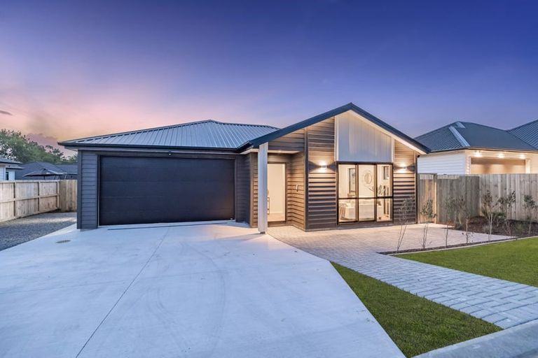 Photo of property in 12 Cutfield Lane, Kumeu, 0810