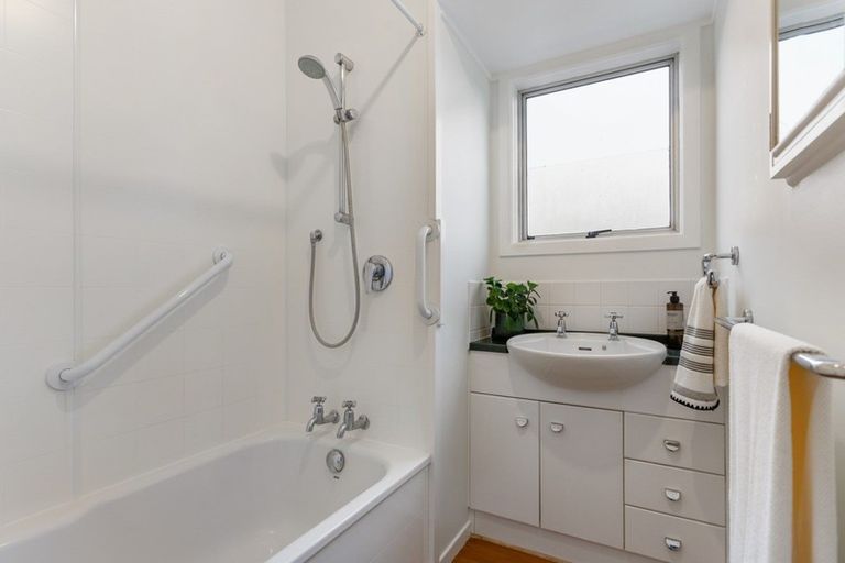 Photo of property in 1/31 Alamein Avenue, Belmont, Auckland, 0622