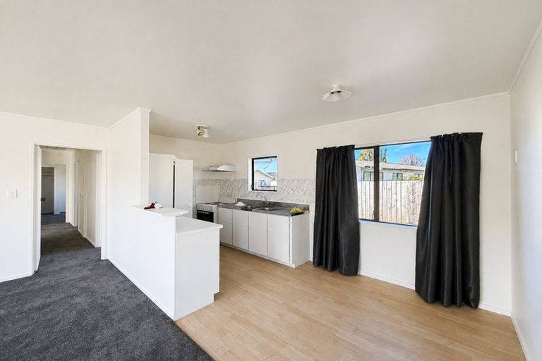 Photo of property in 1/44 Shifnal Drive, Randwick Park, Auckland, 2105