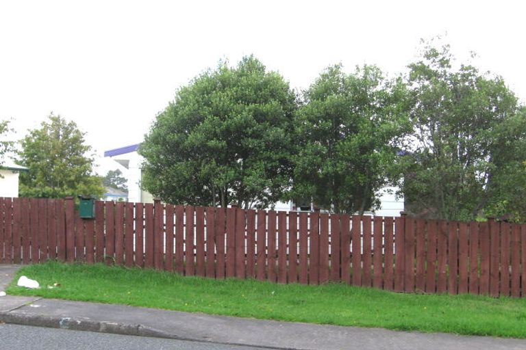 Photo of property in 117 Kemp Road, Massey, Auckland, 0614