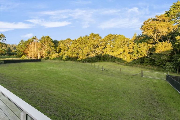 Photo of property in 21 Kahika Grove, Huapai, Kumeu, 0810