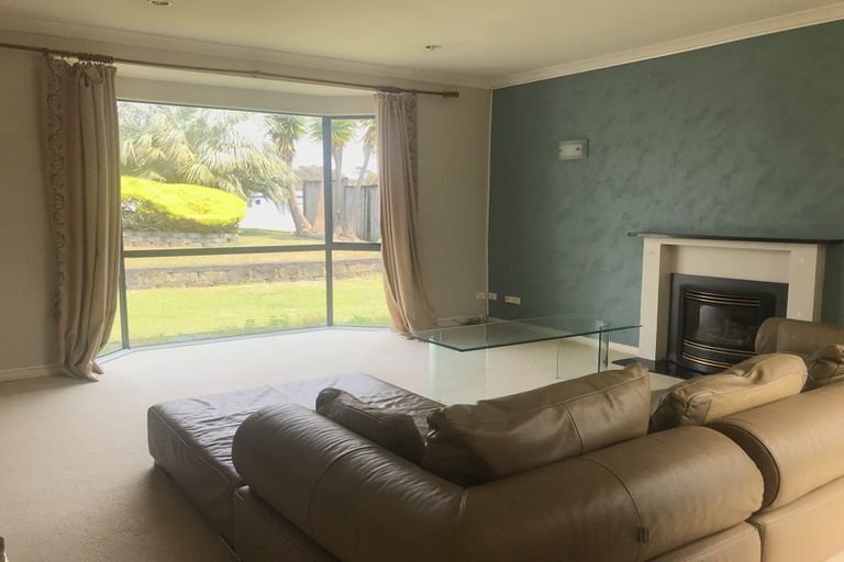 Photo of property in 132 Hugh Green Drive, Pinehill, Auckland, 0632