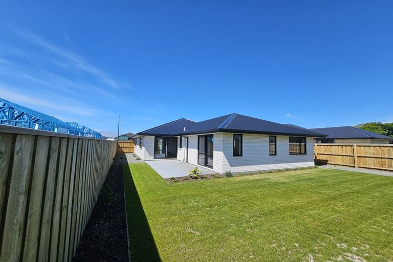 Photo of property in 5 Weaver Street, Woodend, 7691