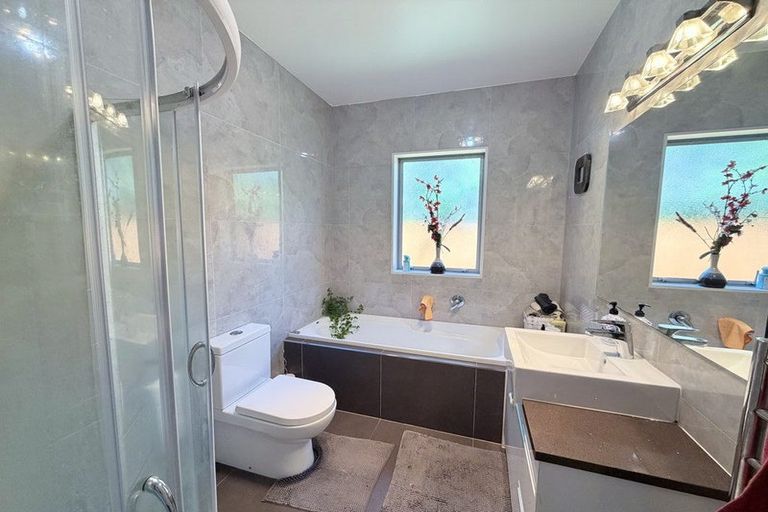 Photo of property in 547 Great South Road, Rosehill, Papakura, 2113