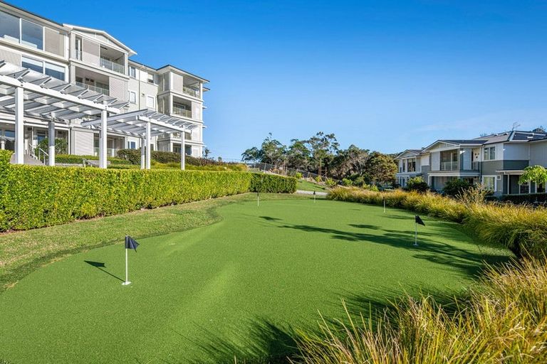 Photo of property in 152 Landmark Terrace, Orewa, 0931