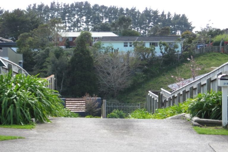 Photo of property in 21b Poplar Grove, Whalers Gate, New Plymouth, 4310