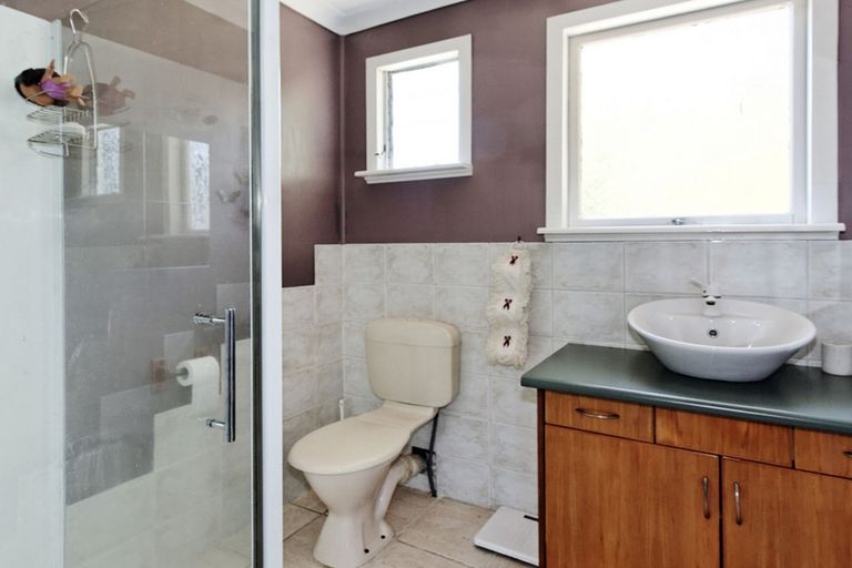 Photo of property in 69a Captain Scott Road, Glen Eden, Auckland, 0602