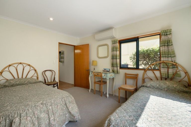 Photo of property in 190 Marine Parade, Mount Maunganui, 3116