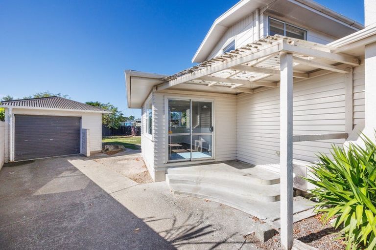 Photo of property in 3 Ellesmere Crescent, Highbury, Palmerston North, 4412