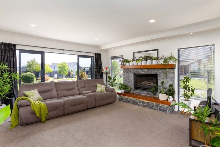 Photo of property in 3 Te Waihora Street, Pegasus, 7612