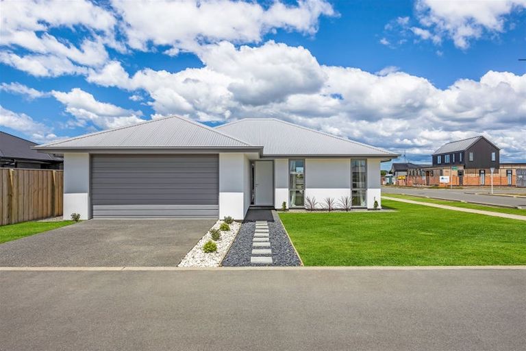 Photo of property in 2 Hapua Lane, Pegasus, 7612