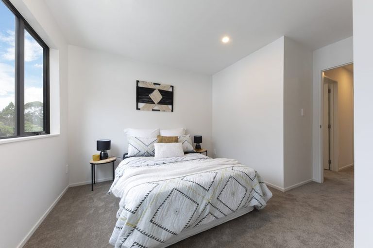 Photo of property in 5 Morihana Close, Glen Eden, Auckland, 0602