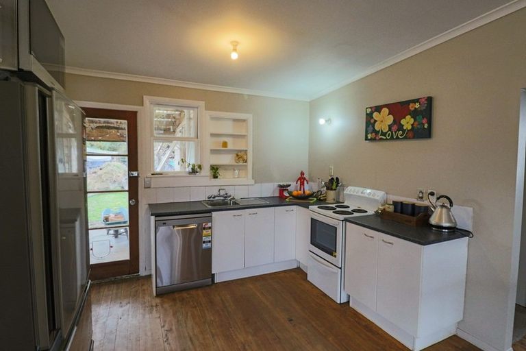 Photo of property in 13 Pratt Avenue, Foxton Beach, Foxton, 4815