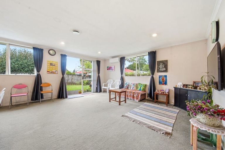 Photo of property in 99c Settlement Road, Papakura, 2110