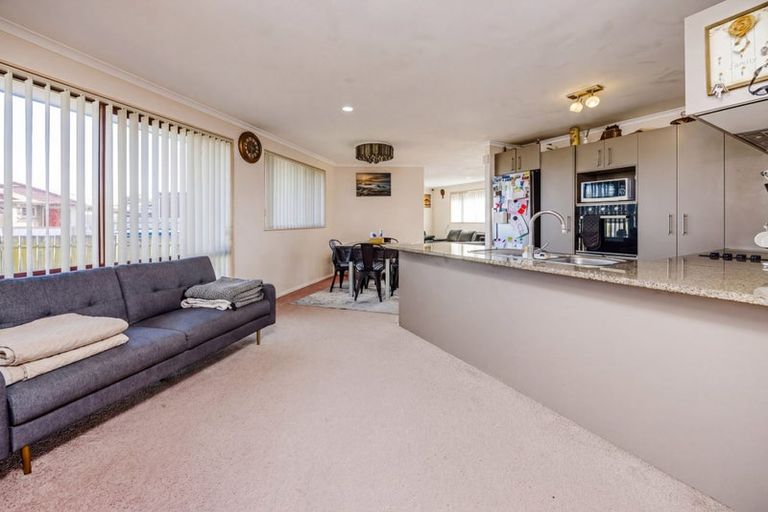 Photo of property in 15 Tilberg Street, Favona, Auckland, 2024