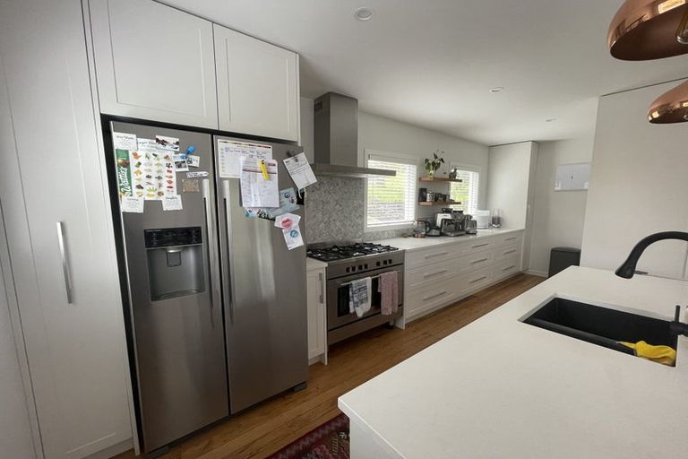 Photo of property in 11a River Road, Te Atatu Peninsula, Auckland, 0610