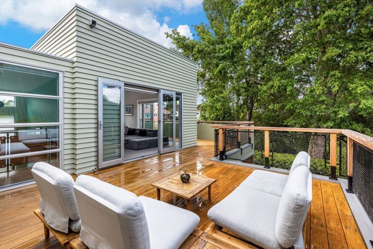 Photo of property in 71 Moa Road, Point Chevalier, Auckland, 1022