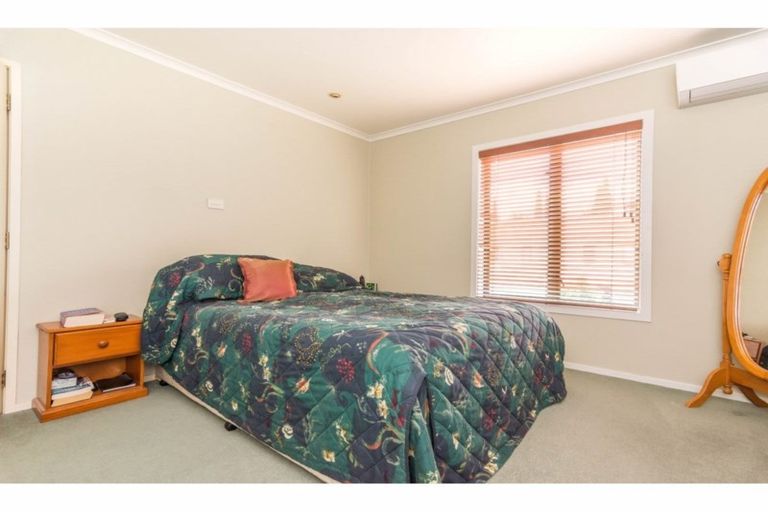 Photo of property in Tuscany Towers, 11/1 Ambrico Place, New Lynn, Auckland, 0600