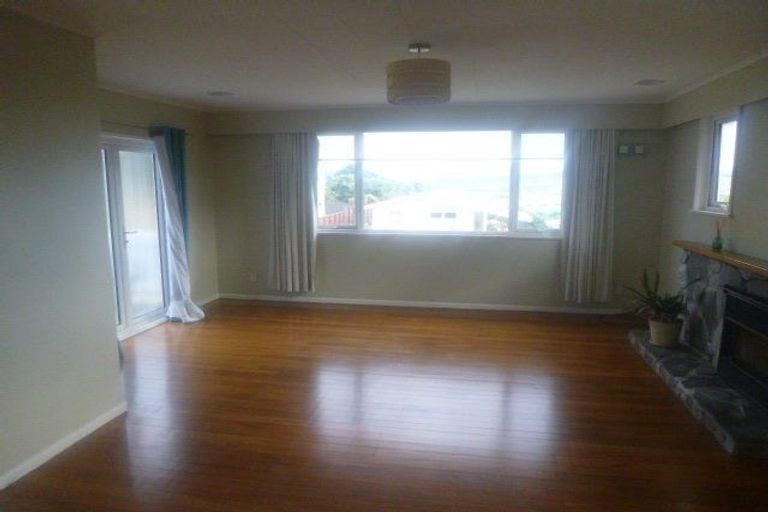 Photo of property in 33 Ahuriri Street, Strathmore Park, Wellington, 6022