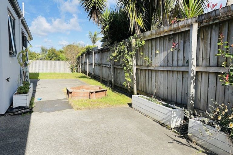 Photo of property in 16 Cathcart Close, Pukekohe, 2120