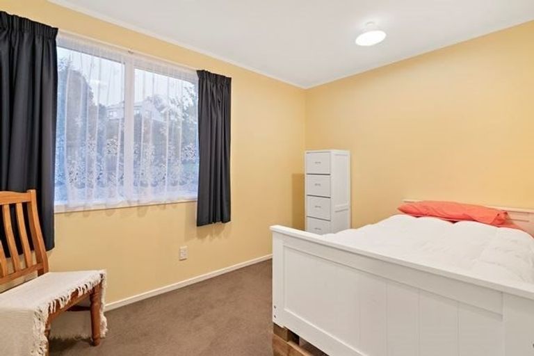 Photo of property in 43 Mack Place, Red Hill, Papakura, 2110