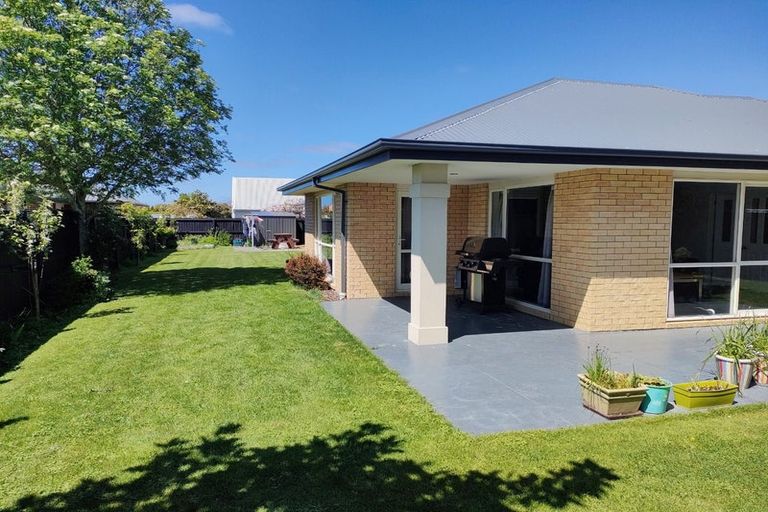 Photo of property in 6 Rawei Place, Harewood, Christchurch, 8051