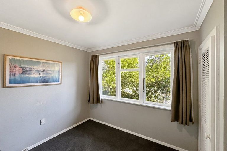 Photo of property in 79 Stokes Valley Road, Stokes Valley, Lower Hutt, 5019
