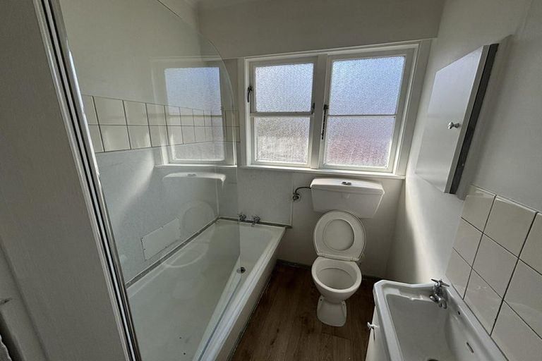 Photo of property in 3b Kopara Grove, Stokes Valley, Lower Hutt, 5019